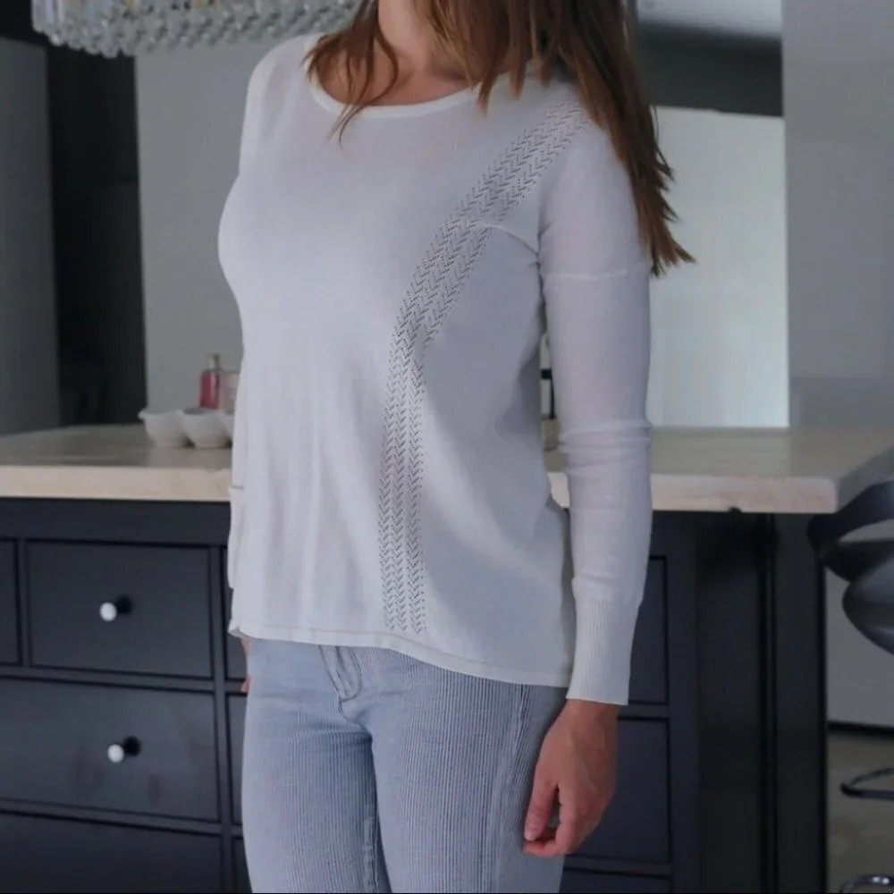 Button back sweater - Picture 4 of 8
